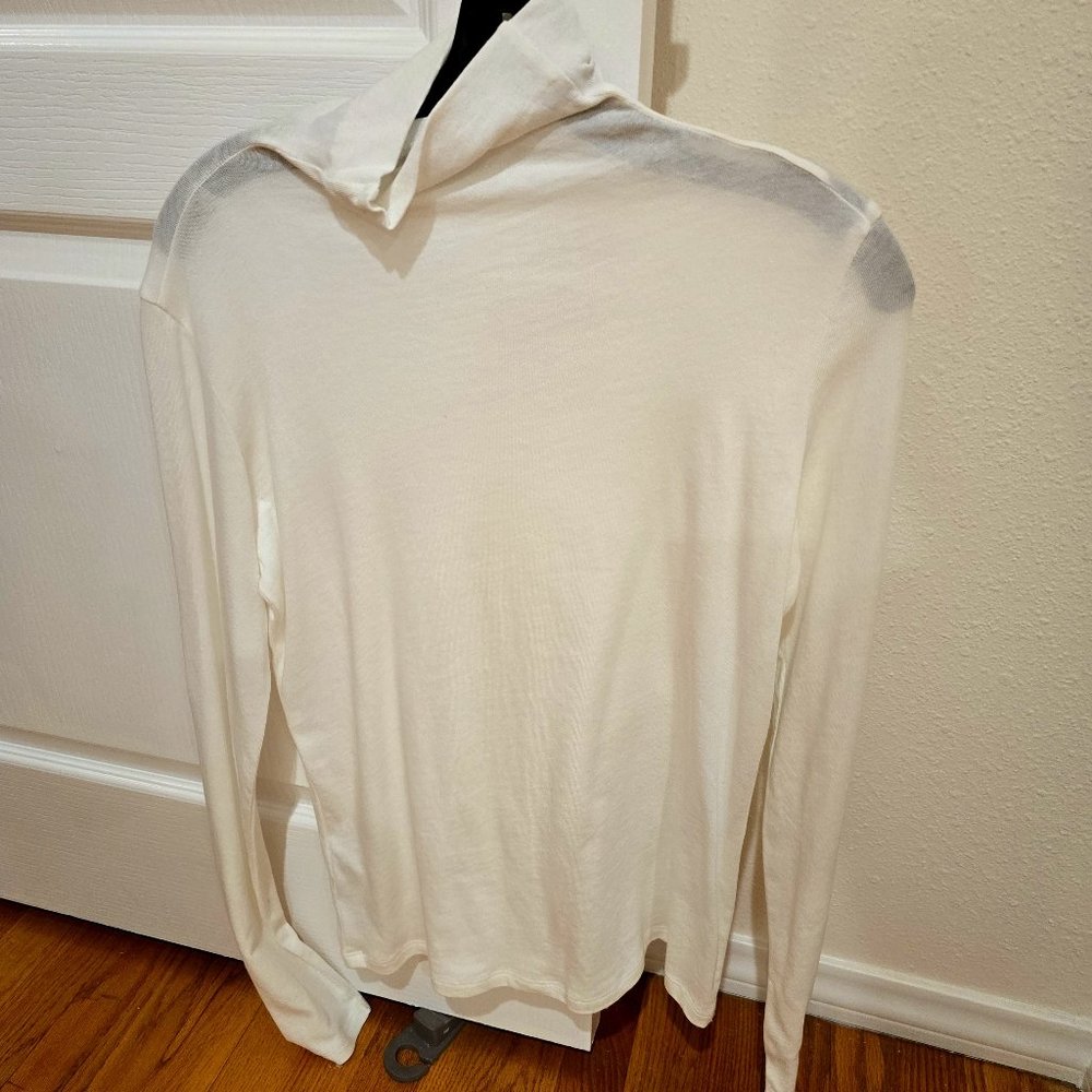 Simple and Practical White Turtleneck
